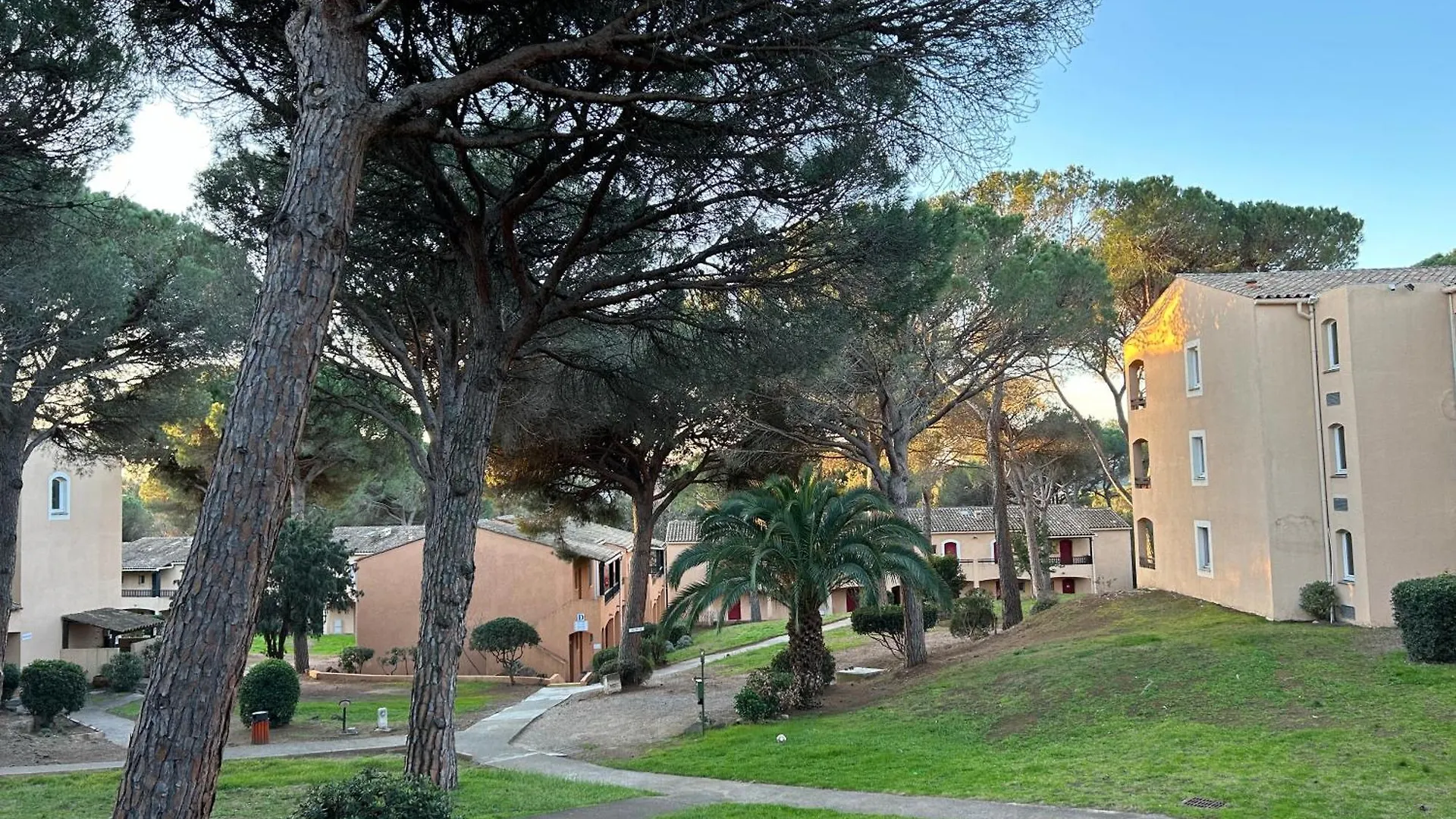 Domaine Valescure Appartement 1 Ou 2 Pieces Vue Jardin Ou Piscine Saint-Raphaël 0*,