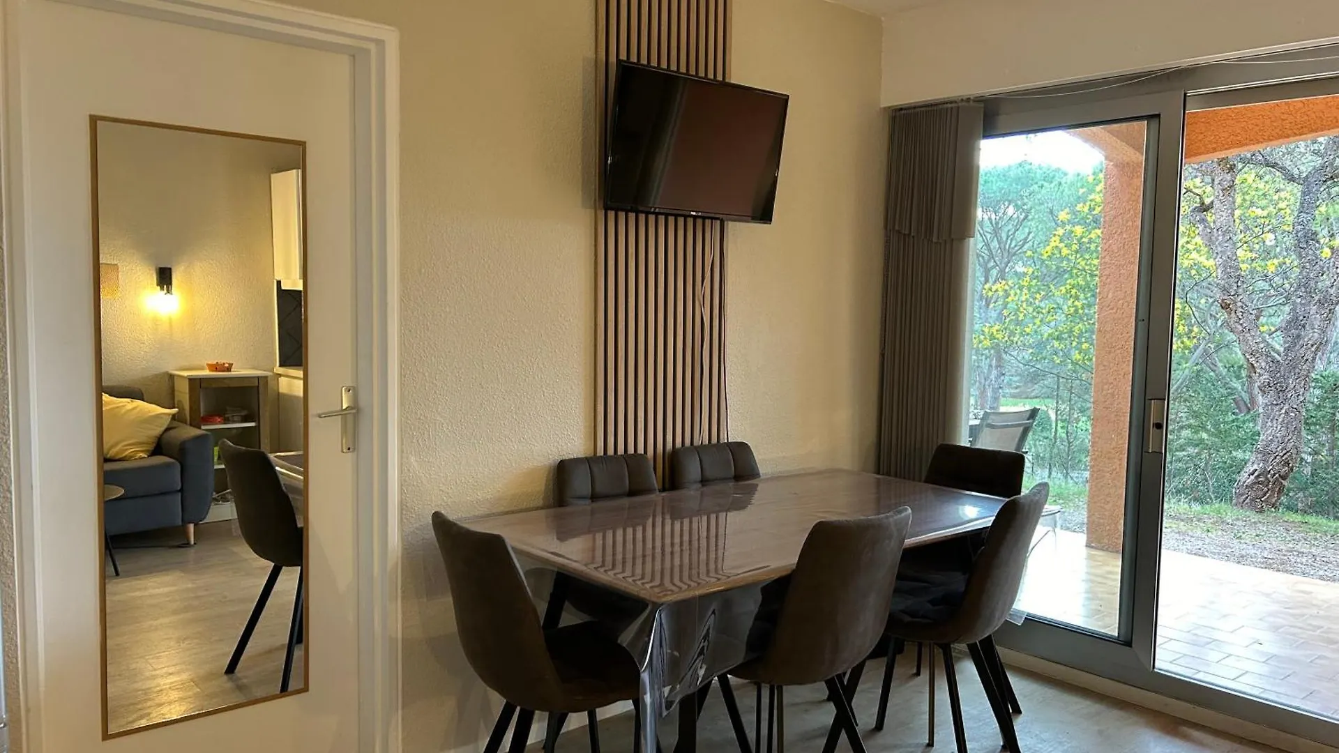 Domaine Valescure Appartement 1 Ou 2 Pieces Vue Jardin Ou Piscine Saint-Raphaël 公寓